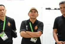 Dirtek Sriwijaya FC Indrayadi, Manajer Tim Sriwijaya FC Hendriansyah, dan Pelatih Kepala Hendri Susilo